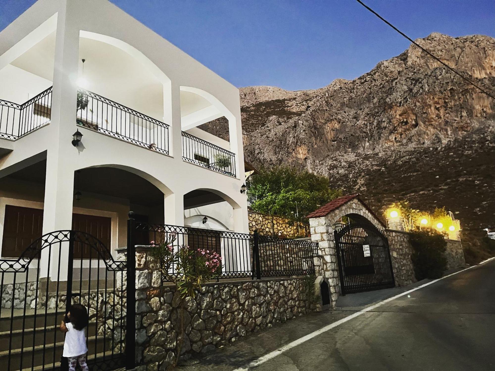 Villa-Skalia / Kalymnos House Екстериор снимка